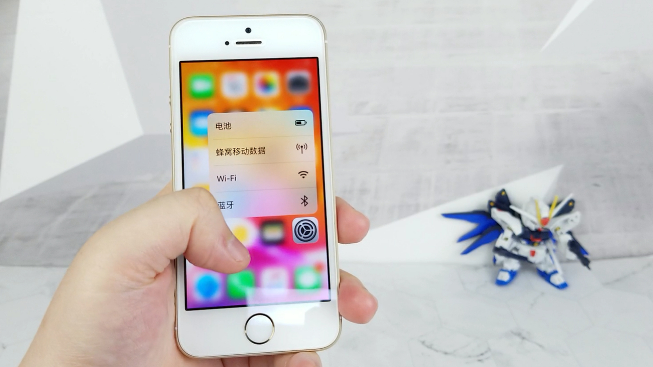 iOS13是老机型救星?iPhoneSE升级后:还能玩两年!